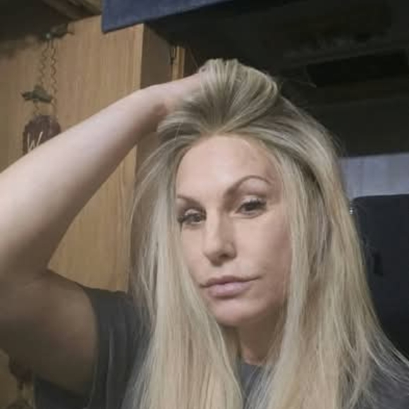 Raregen Over 22 Inch Human-Look Lace Front Wig - Natural Light Blonde - Picture 3 of 11